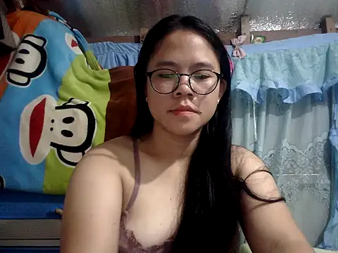 Snapshot of xxdreamgirl69 chatting on June 4, 1:33 am xxdreamgirl69 online show from June 4, 1:33 am