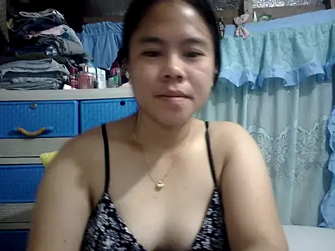 Snapshot of xxdreamgirl69 chatting on June 5, 10:04 pm xxdreamgirl69 online show from June 5, 10:04 pm