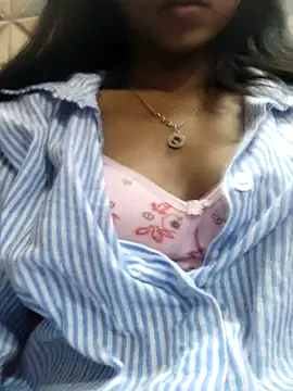 Snapshot of Isha_Liha chatting on December 5, 9:07 am Isha Liha online show from December 5, 9:07 am