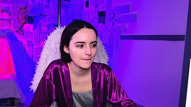 KateWillows online show from February 6, 3:44 am