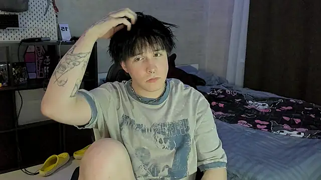 Snapshot of miya_meow_miku chatting on December 5, 5:31 pm miya meow miku online show from December 5, 5:31 pm