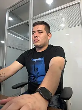 Snapshot of ian_david_Xxx chatting on December 5, 5:27 am ian david Xxx online show from December 5, 5:27 am