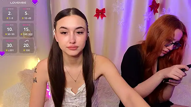 sunny luna online show from December 16, 7:08 pm