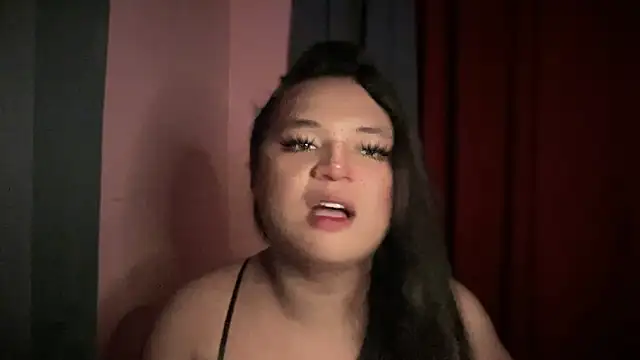 Snapshot of lovinglyours_joanna chatting on December 4, 9:29 am lovinglyours joanna online show from December 4, 9:29 am