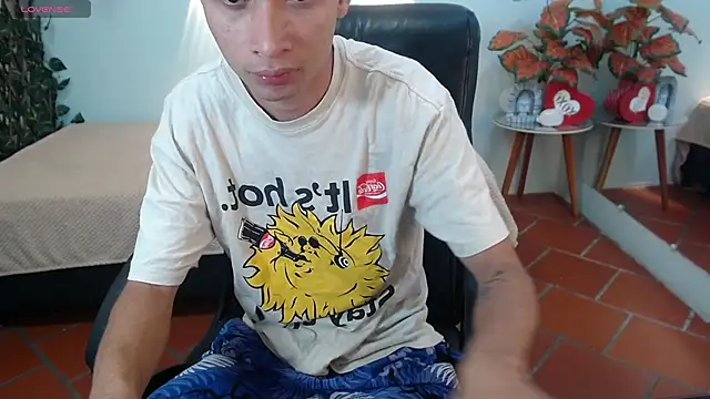 Snapshot of LucassSmith11 chatting on December 1, 1:27 pm LucassSmith11 online show from December 1, 1:27 pm