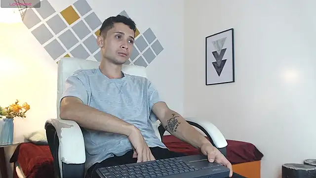 LucassSmith11 online show from February 14, 6:59 pm