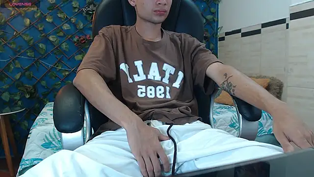 LucassSmith11 online show from April 9, 8:47 pm