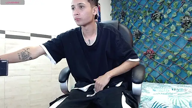 LucassSmith11 online show from April 21, 7:28 pm