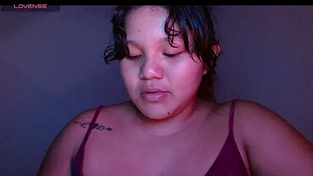 Yourgirl-thaly20 online show from December 1, 6:29 am