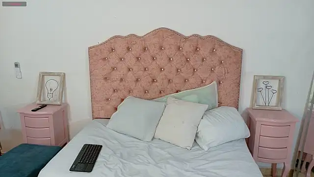 Snapshot of Amaia_Monroe chatting on June 6, 7:13 am Amaia Monroe online show from June 6, 7:13 am