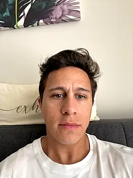 Snapshot of Emanueldickarg chatting on November 28, 6:32 pm Emanueldickarg online show from November 28, 6:32 pm