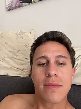 Snapshot of Emanueldickarg chatting on December 15, 6:23 pm Emanueldickarg online show from December 15, 6:23 pm