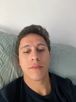 Snapshot of Emanueldickarg chatting on December 16, 9:09 pm Emanueldickarg online show from December 16, 9:09 pm