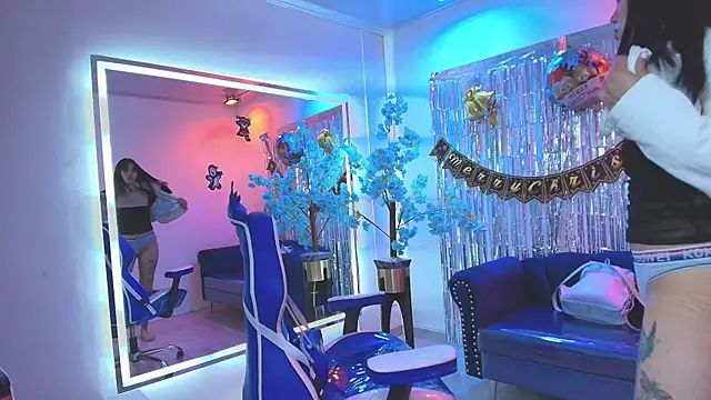 Snapshot of myla_evans chatting on December 14, 3:23 am myla evans online show from December 14, 3:23 am