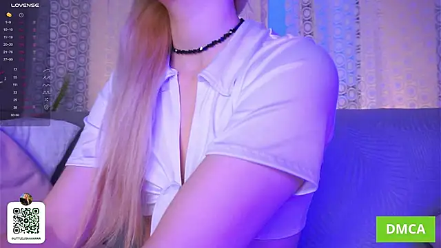 Snapshot of ElizzaBed chatting on December 1, 5:01 am ElizzaBed online show from December 1, 5:01 am