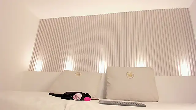 ayla velt online show from April 21, 8:55 pm