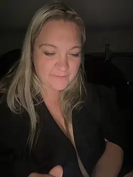 Snapshot of BustyGoddess6969 chatting on December 2, 3:56 am BustyGoddess6969 online show from December 2, 3:56 am