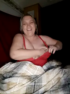 Snapshot of BustyGoddess6969 chatting on December 21, 3:02 am BustyGoddess6969 online show from December 21, 3:02 am