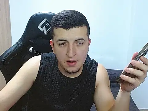 Snapshot of Liam_jones10 chatting on November 30, 4:38 am Liam jones10 online show from November 30, 4:38 am