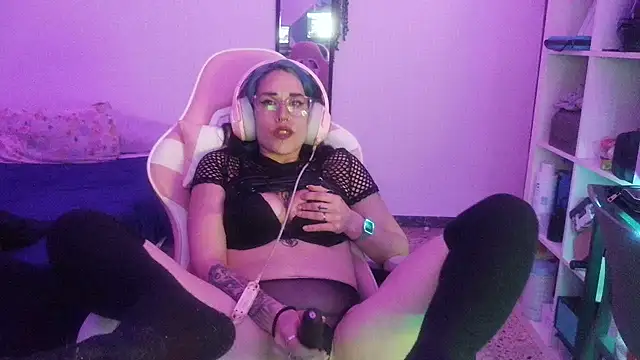 blackrose1997 online show from April 23, 12:29 pm