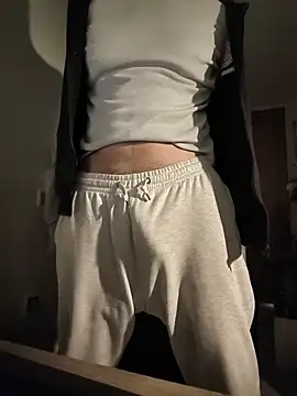 Snapshot of DanWolverin chatting on March 18, 10:13 pm DanWolverin online show from March 18, 10:13 pm