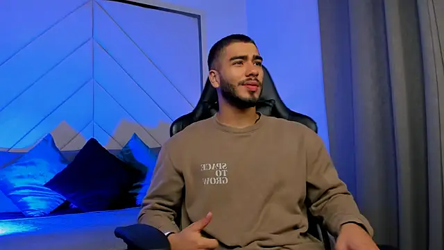 Franco banderas online show from January 14, 2:33 pm