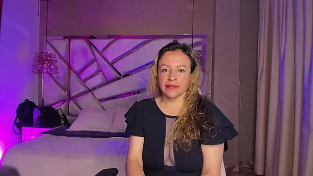 Snapshot of Ivonne_444 chatting on December 1, 1:05 pm Ivonne 444 online show from December 1, 1:05 pm