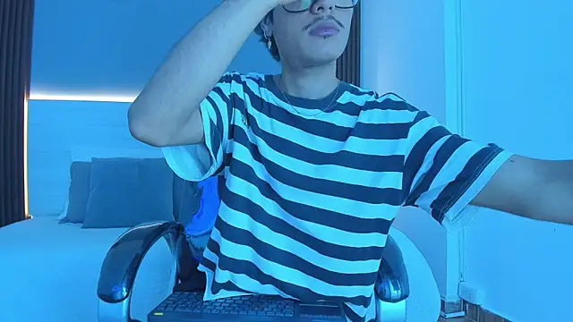 Snapshot of Antonio_rowan chatting on December 3, 1:31 pm Antonio rowan online show from December 3, 1:31 pm