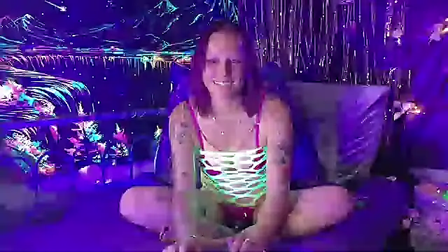 Freckleangel69 online show from May 30, 1:25 am