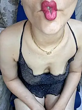 Snapshot of deva-sexy chatting on December 18, 10:38 pm deva-sexy online show from December 18, 10:38 pm