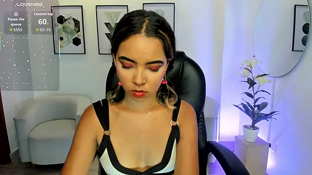 Snapshot of alana_martiins chatting on March 29, 7:36 pm alana martiins online show from March 29, 7:36 pm
