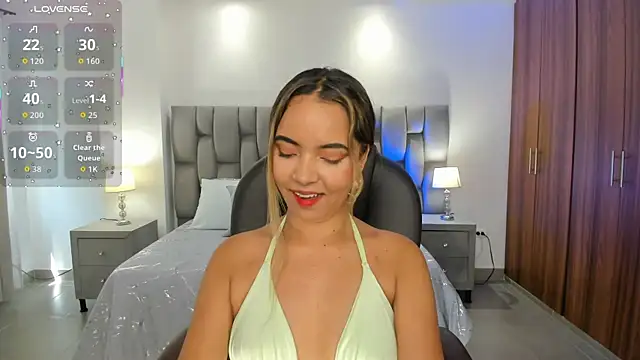 Snapshot of alana_martiins chatting on March 30, 7:26 pm alana martiins online show from March 30, 7:26 pm