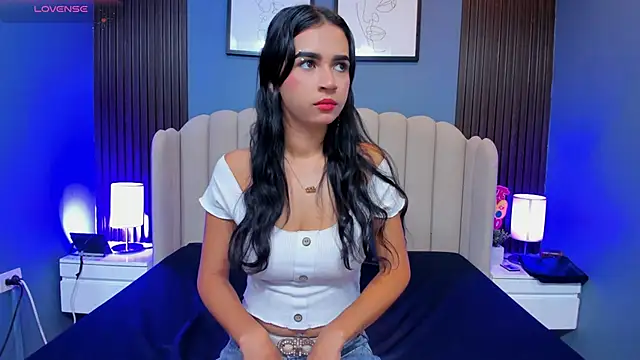 Snapshot of Miia_cute18 chatting on December 3, 11:41 am Miia cute18 online show from December 3, 11:41 am