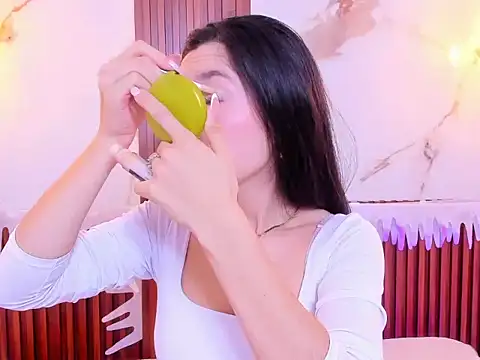 MiaLovely1 online show from December 20, 7:54 pm