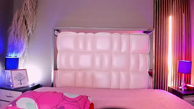 xCharlotte 20 online show from March 6, 8:49 pm