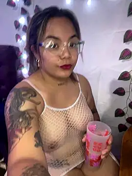 Snapshot of Lindalatina2001 chatting on January 11, 12:59 am Lindalatina2001 online show from January 11, 12:59 am