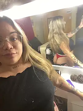 Lindalatina2001 online show from April 14, 2:28 am