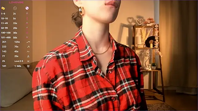 LachelleFrommer online show from April 23, 1:07 am