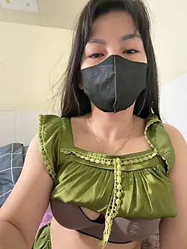 Snapshot of MintShow18 chatting on June 30, 11:28 pm MintShow18 online show from June 30, 11:28 pm