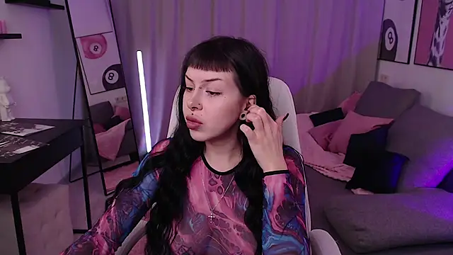 Snapshot of Eliza_Bennet chatting on December 2, 7:36 am Eliza Bennet online show from December 2, 7:36 am