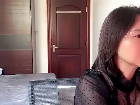 Snapshot of A-ZJunn chatting on December 1, 6:40 am A-ZJunn online show from December 1, 6:40 am