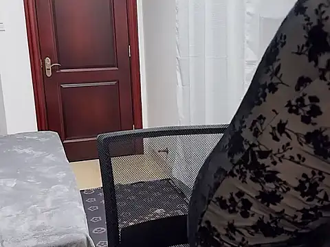 Snapshot of A-ZJunn chatting on December 16, 11:48 am A-ZJunn online show from December 16, 11:48 am