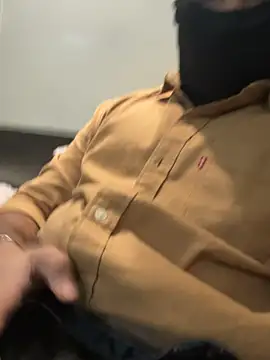 Snapshot of BlahNextDoor chatting on December 3, 5:00 pm BlahNextDoor online show from December 3, 5:00 pm