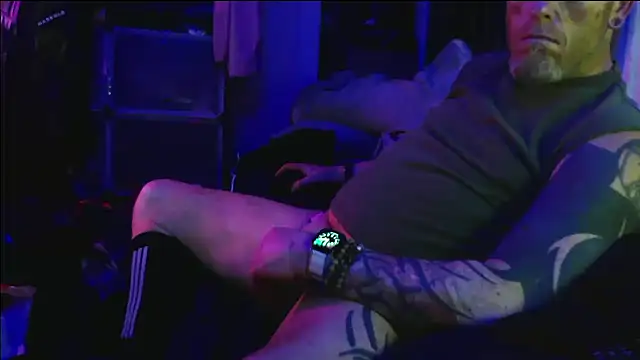 Prcdnhng690 online show from December 18, 6:08 am