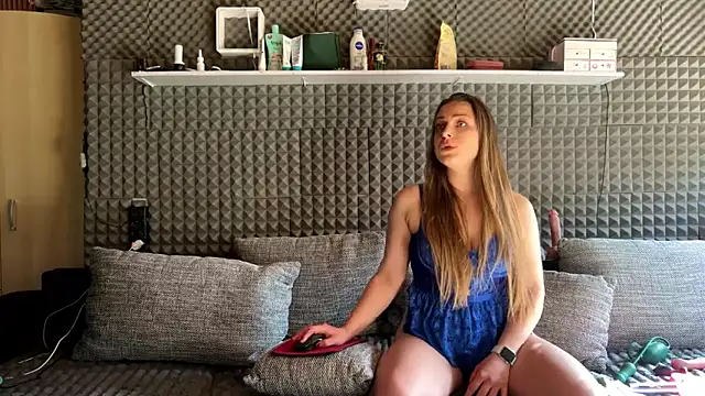 Snapshot of Dee_Lorrie chatting on March 5, 12:23 pm Dee Lorrie online show from March 5, 12:23 pm