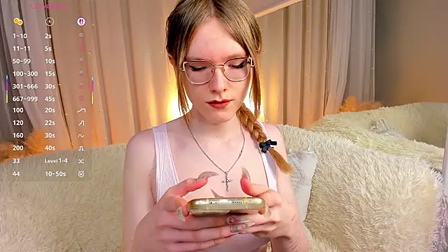 Snapshot of AnGee_ chatting on February 3, 12:32 pm AnGee online show from February 3, 12:32 pm