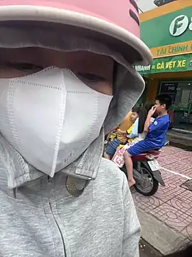 Snapshot of Mio_Nips chatting on December 4, 4:22 am Mio Nips online show from December 4, 4:22 am