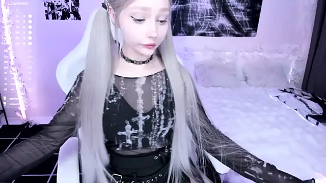 lyric4 online show from April 6, 3:59 am