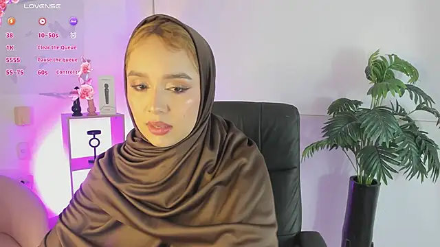 Snapshot of Jazmin_kithana chatting on May 22, 11:21 pm Jazmin kithana online show from May 22, 11:21 pm