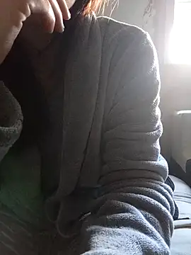 gatitachula93 online show from April 5, 8:55 am